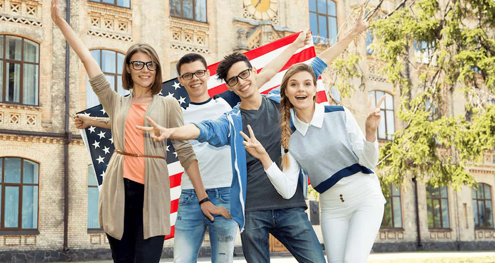 Xin Visa du học trung học ở Mỹ dễ hơn rất nhiều so với du học đại học hoặc thạc sĩ, tiến sĩ