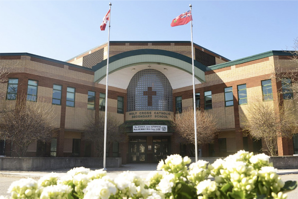 Trường trung học Holy Cross High School